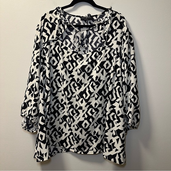 Lane Bryant Women’s Black/White Medium Sleeve Cutout-Neck Blouse Sz 30/32 - Picture 2 of 8